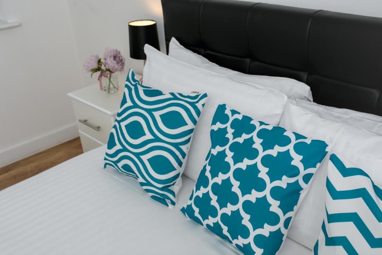 Skyvillion - Cozy Apartments In Enfield Town With Free Parking & Wifi المظهر الخارجي الصورة