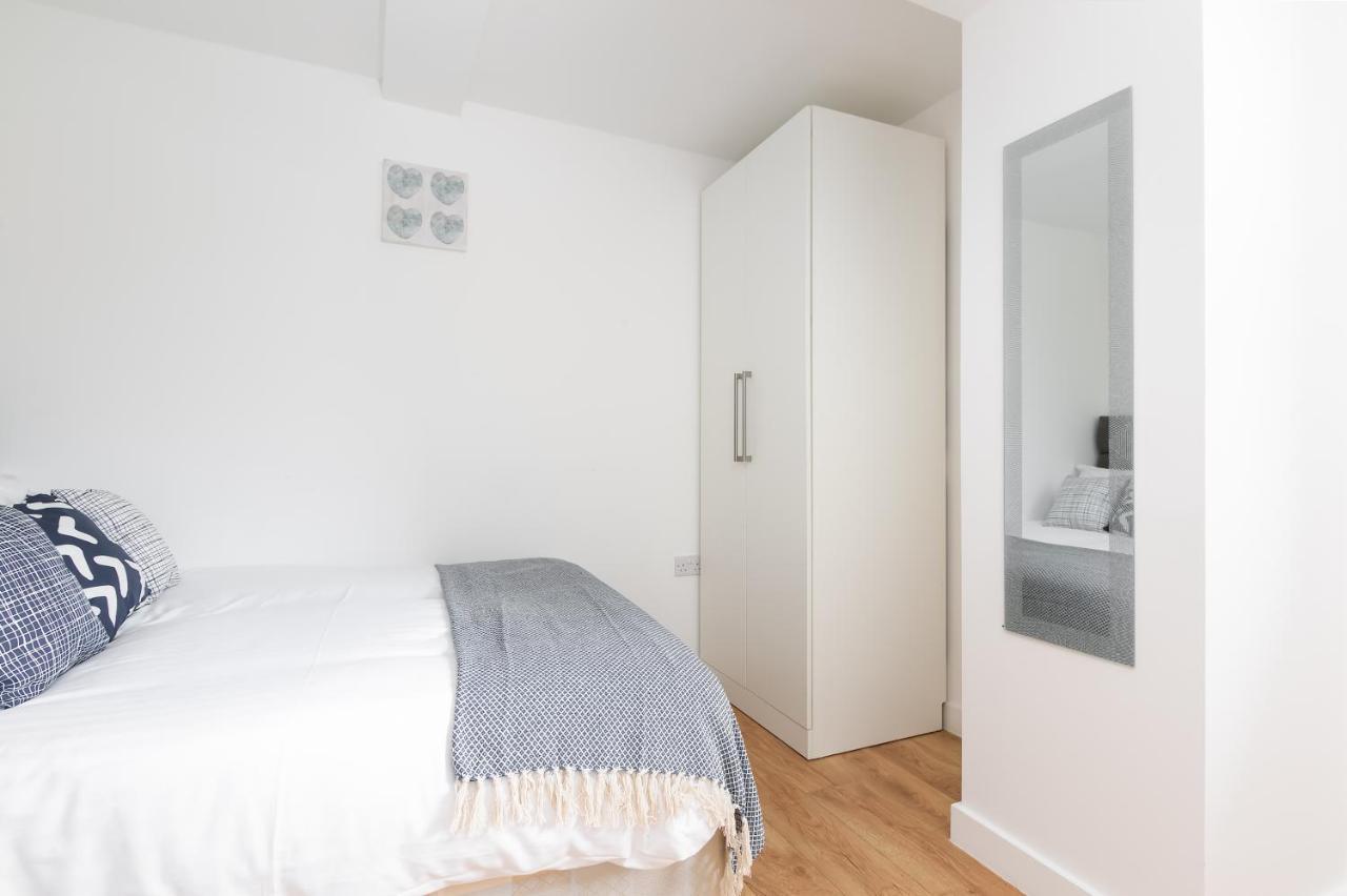 Skyvillion - Cozy Apartments In Enfield Town With Free Parking & Wifi المظهر الخارجي الصورة