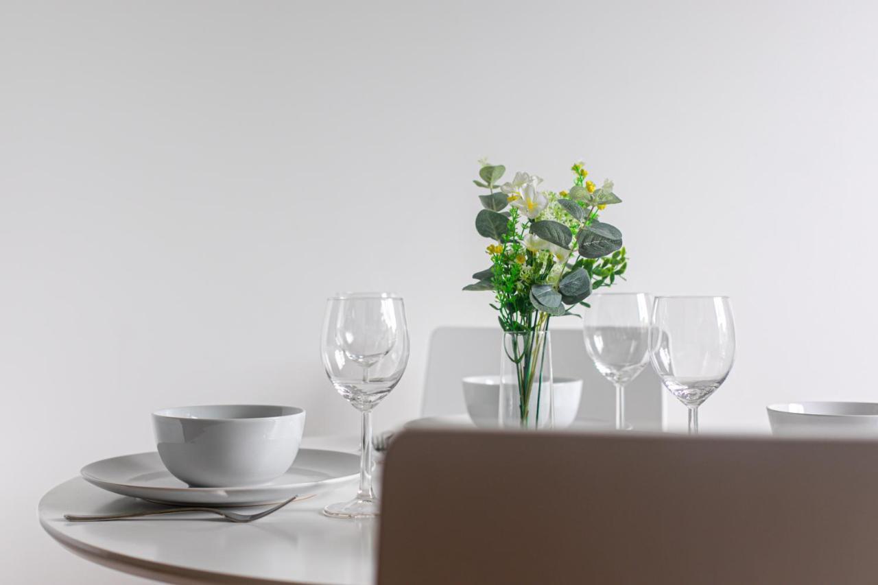 Skyvillion - Cozy Apartments In Enfield Town With Free Parking & Wifi المظهر الخارجي الصورة