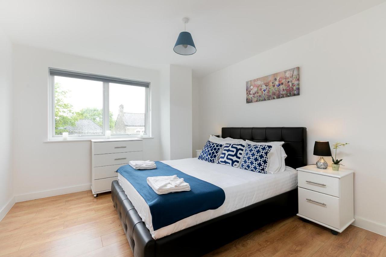 Skyvillion - Cozy Apartments In Enfield Town With Free Parking & Wifi المظهر الخارجي الصورة