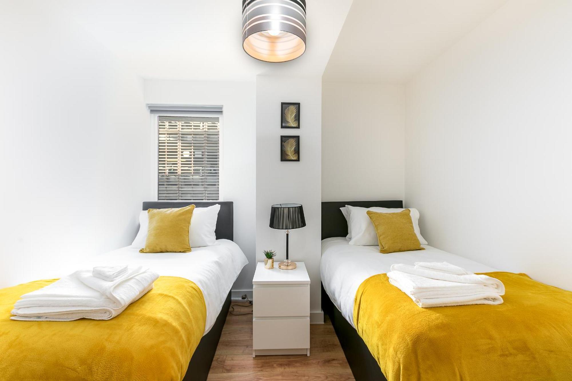 Skyvillion - Cozy Apartments In Enfield Town With Free Parking & Wifi المظهر الخارجي الصورة