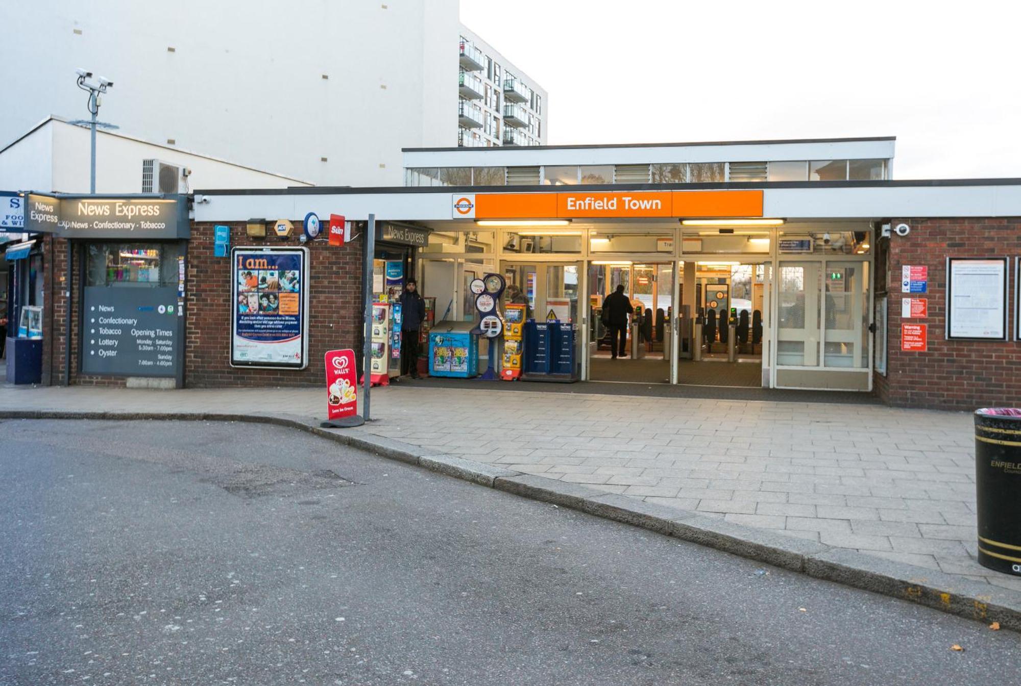 Skyvillion - Cozy Apartments In Enfield Town With Free Parking & Wifi المظهر الخارجي الصورة