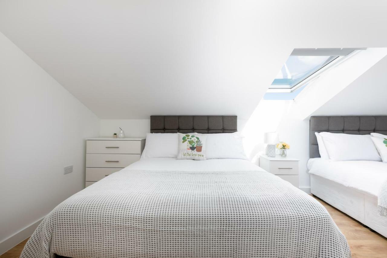 Skyvillion - Cozy Apartments In Enfield Town With Free Parking & Wifi المظهر الخارجي الصورة