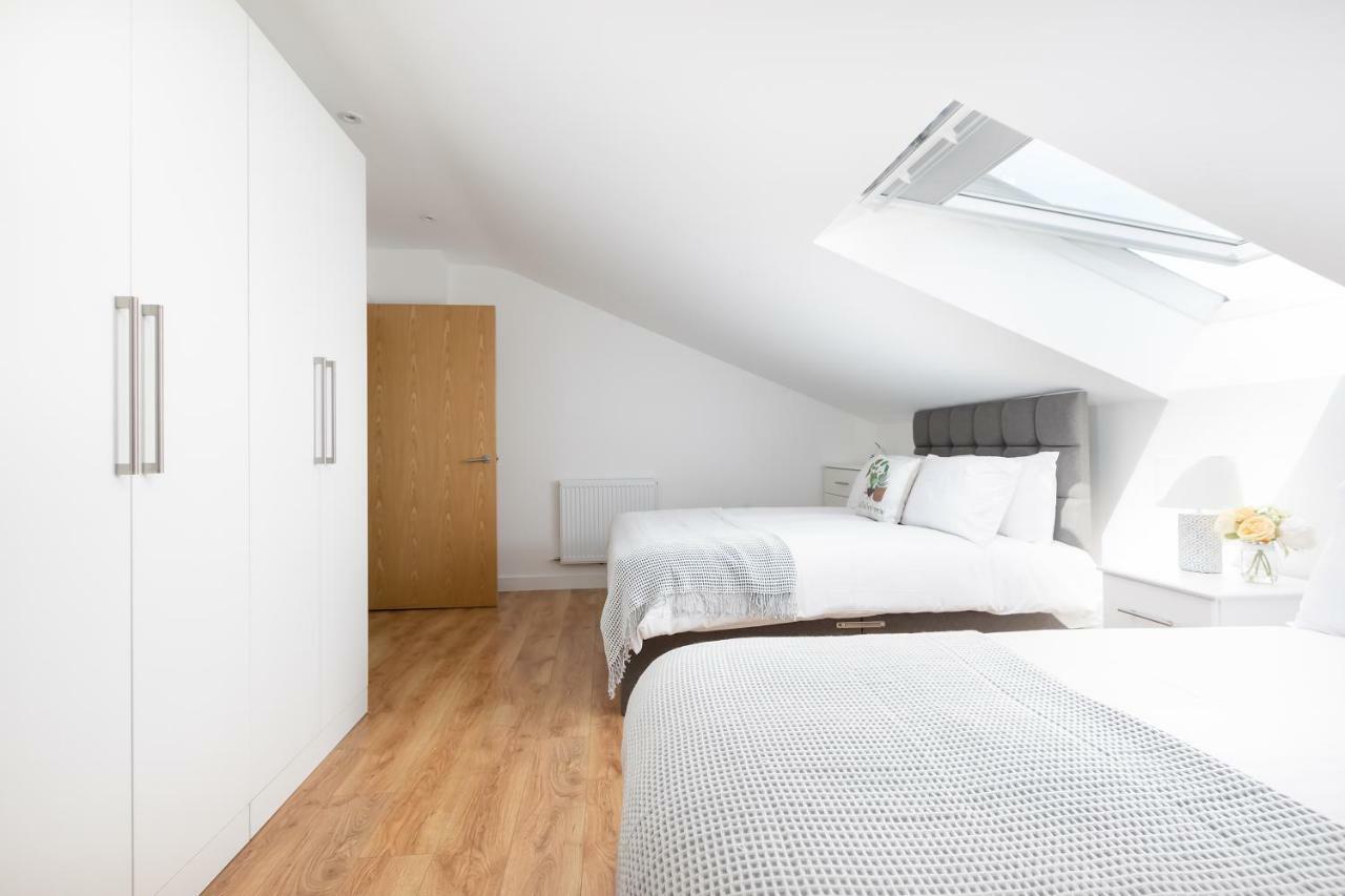 Skyvillion - Cozy Apartments In Enfield Town With Free Parking & Wifi المظهر الخارجي الصورة