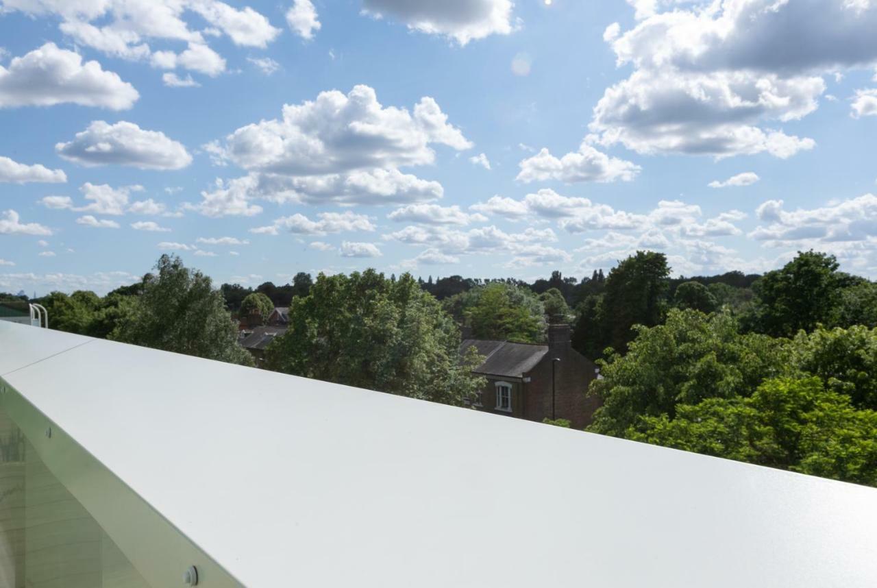 Skyvillion - Cozy Apartments In Enfield Town With Free Parking & Wifi المظهر الخارجي الصورة
