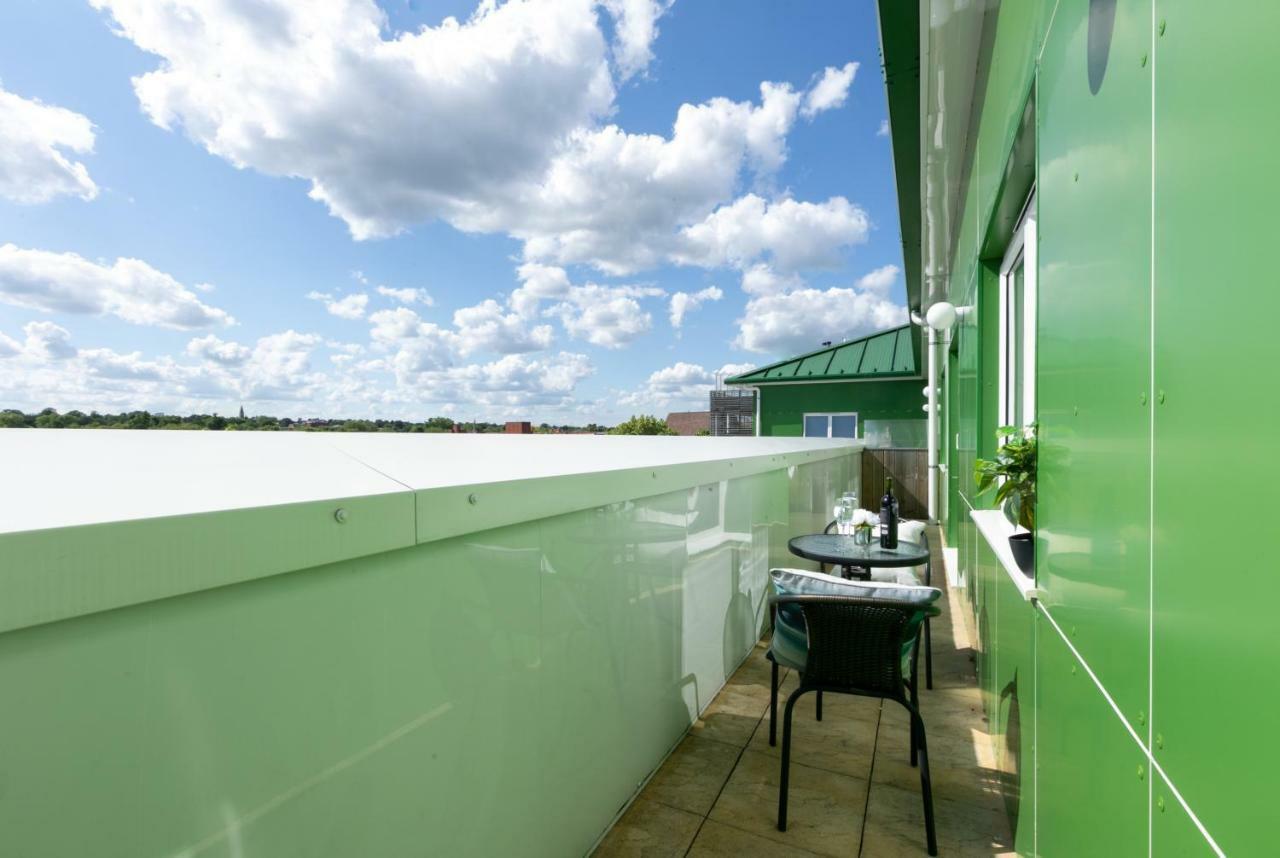 Skyvillion - Cozy Apartments In Enfield Town With Free Parking & Wifi المظهر الخارجي الصورة